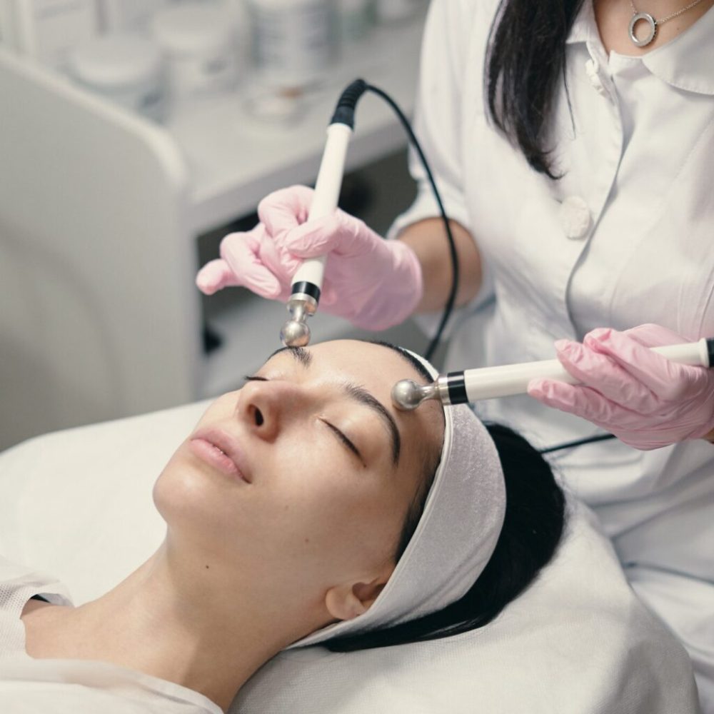 rejuvenating-facial-treatment_158595-4599-1536x1024